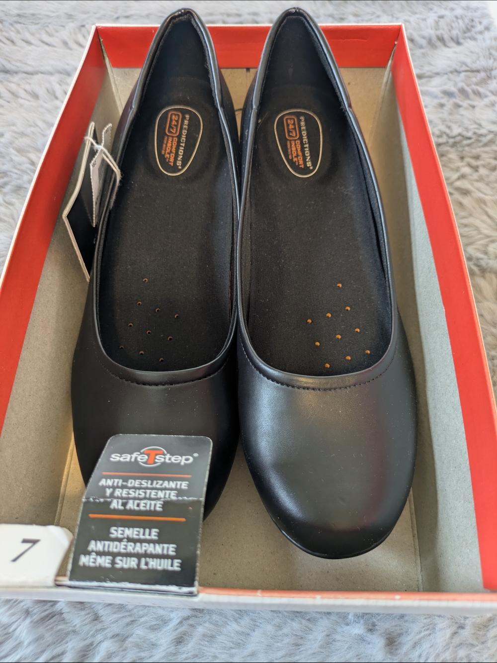 NWT Predictions Women's Black Slip-On Pumps Size 7